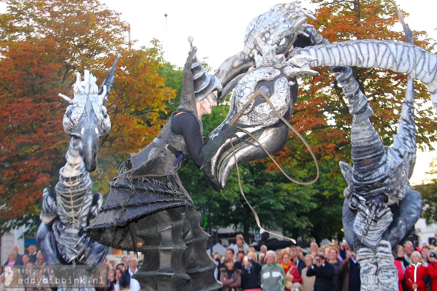 2011-07-01 Close-Act ism Theaterschip - Saurus Parade (Deventer Op Stelten) 014